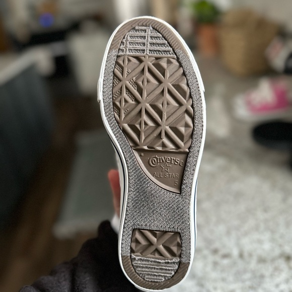 White Converse - Picture 6 of 11